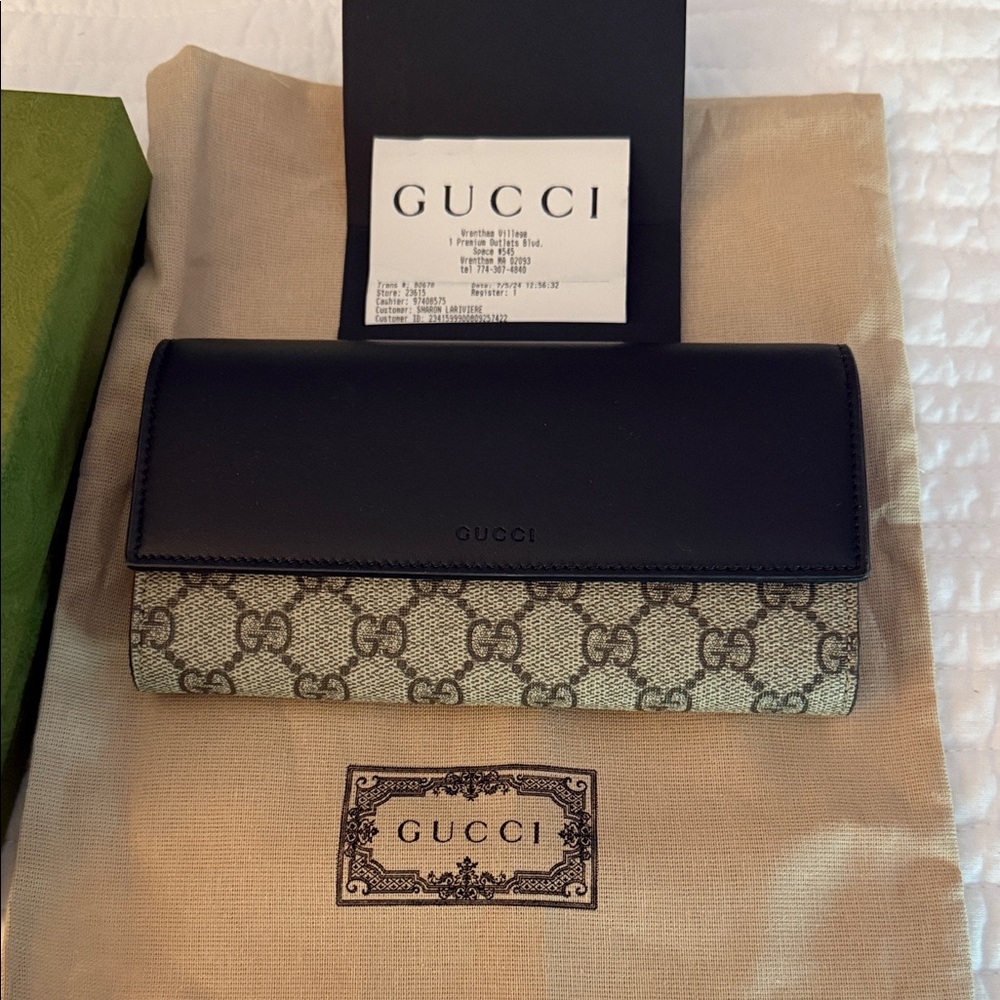 Gucci wallet, authentic never used!